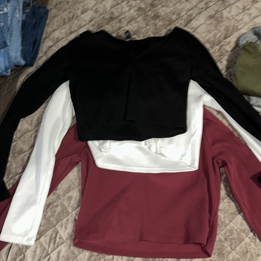 Maroon,black,white long sleeve crop top